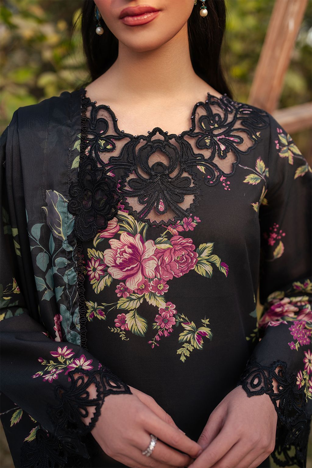 Iznik UE-394 Printed Lawn Unstitched Suit- SBC