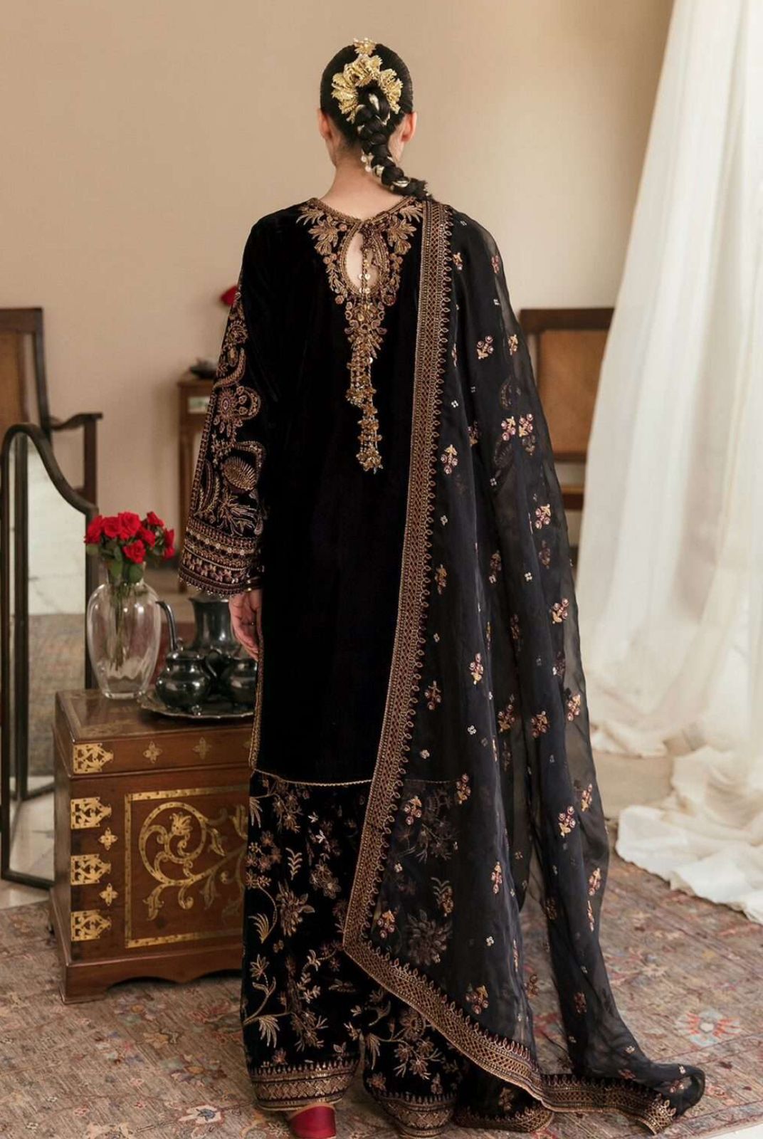3 Piece Unstitched Heavy Embroidered Velvet Suit (Four Sided Embroidered Organza Dupatta) - SFC